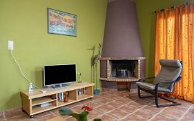 Mary'S Paradise Apartment With Panoramic Sea View To Kakia Thalassa And Daskalio